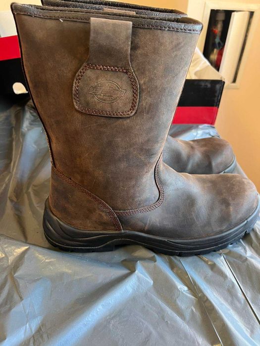 НОВО Предпазни ботуши DICKIES в кафяво 45