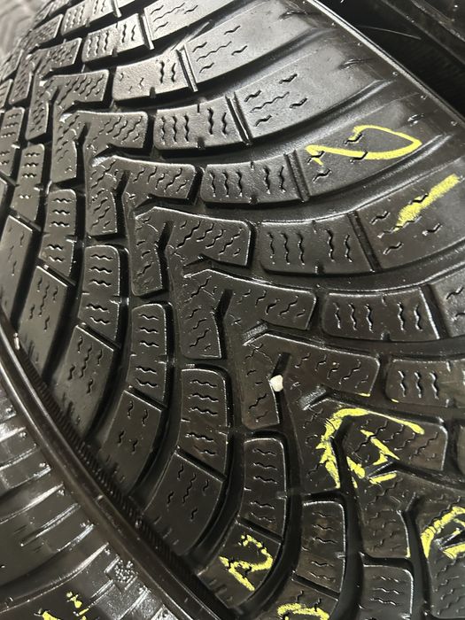 Гуми 215/65/17 4 броя Зимни Falken