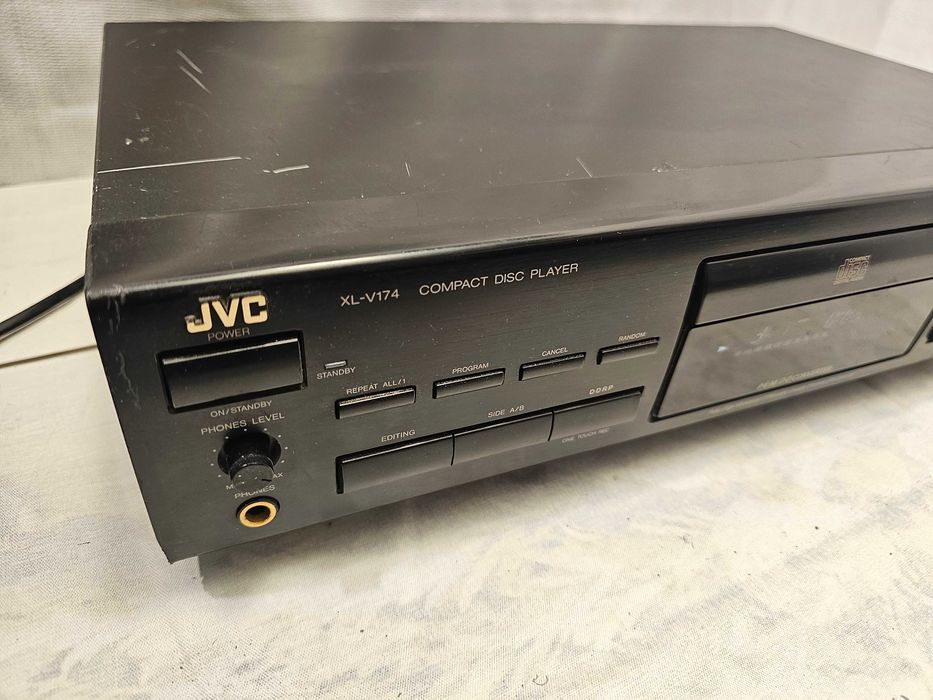 JVC xl-v174bk compact disc