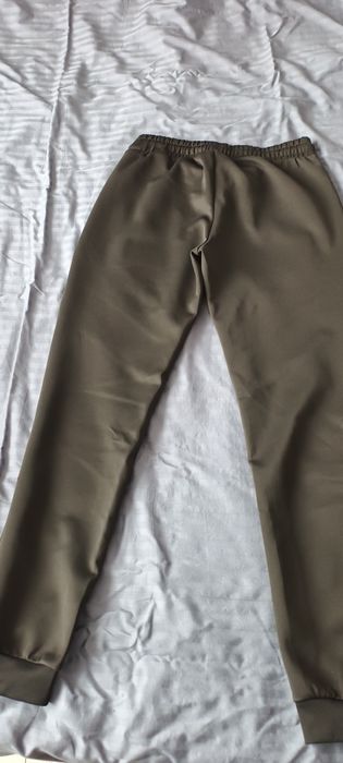 Pantaloni băieți (4 perechi) mărimi M și L, stare foarte bună!!!
