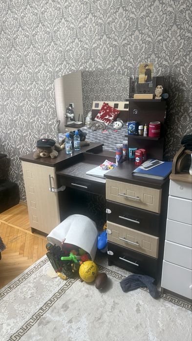 Продам спальный гарнитур