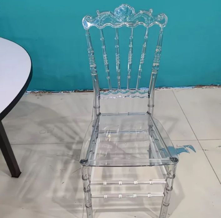 Стулья пластиковые