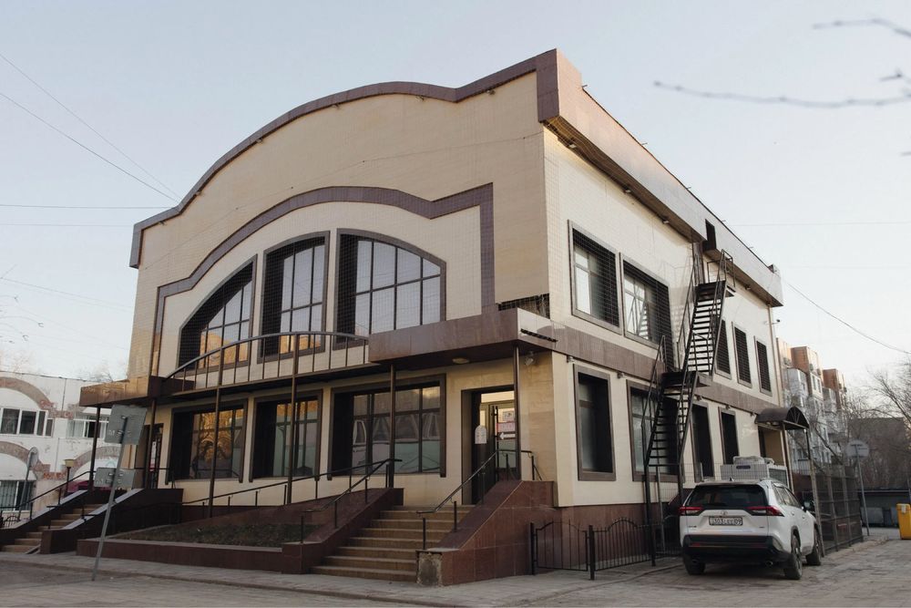 Продается  коммерческое здание 1080квм