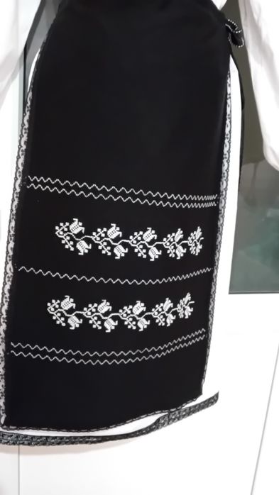 Costum popular  fete