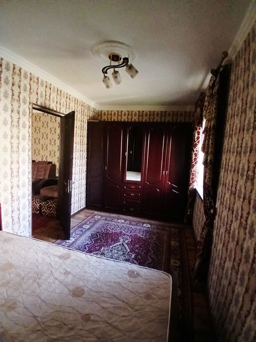 Продаётся 5 х комнатная квартира вторичка 2 квартиры в 1 этаже