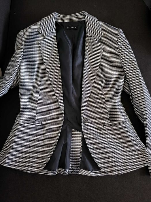 Дамско сако в отлично състояние, размер S (по 15 лв)