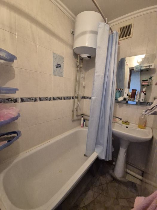 Екі бөлме үи сатылады