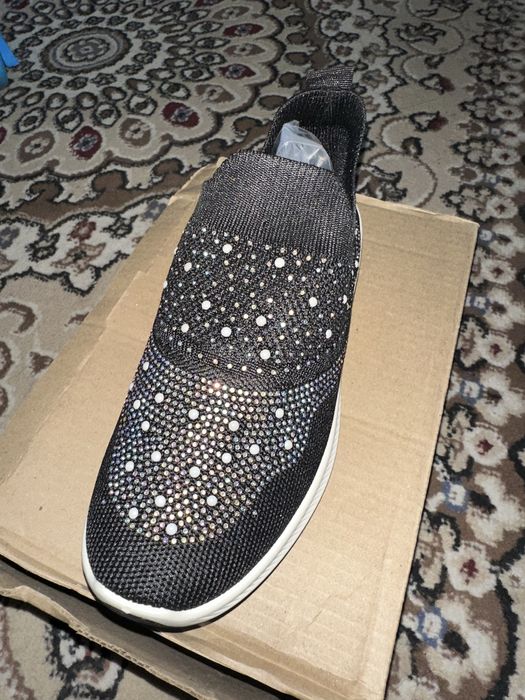 Кроссовки женские