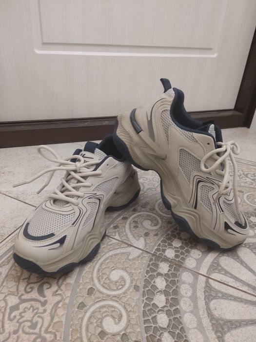 Продам кроссы Warrior!