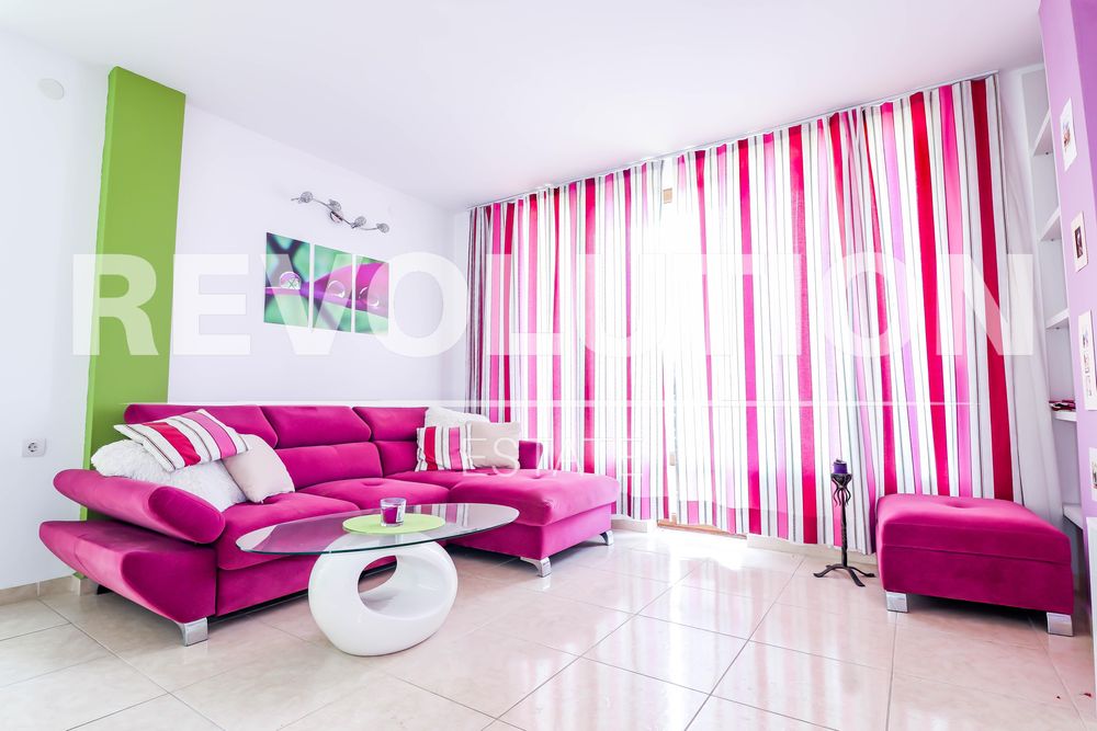 Дава се под наем Двустаен апартамент в Варна, Аспарухово - 70 кв.м за 600 € - Снимка #1