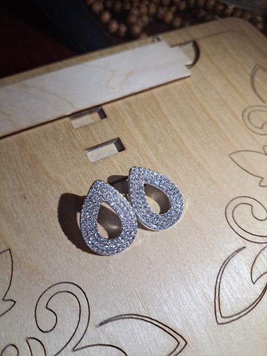 Chiroyli dizaynda sirg'alar