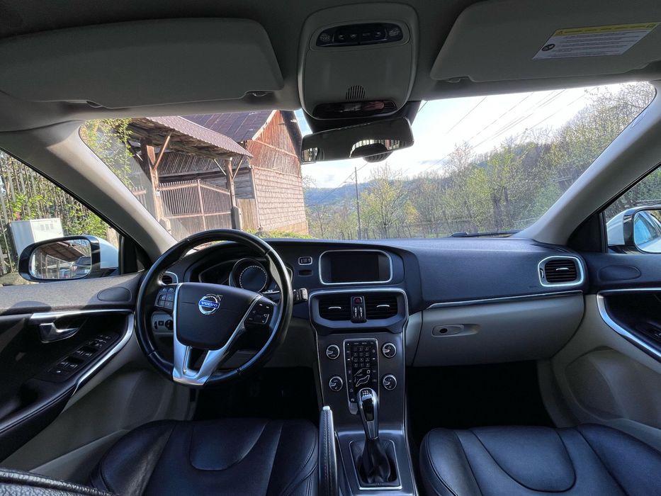 VOLVO V40 2015 — imagine 5