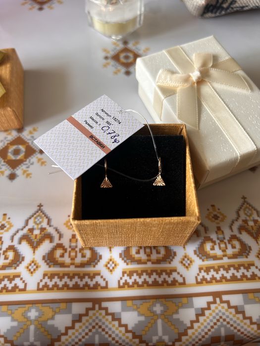 Продам золотые детские сережки