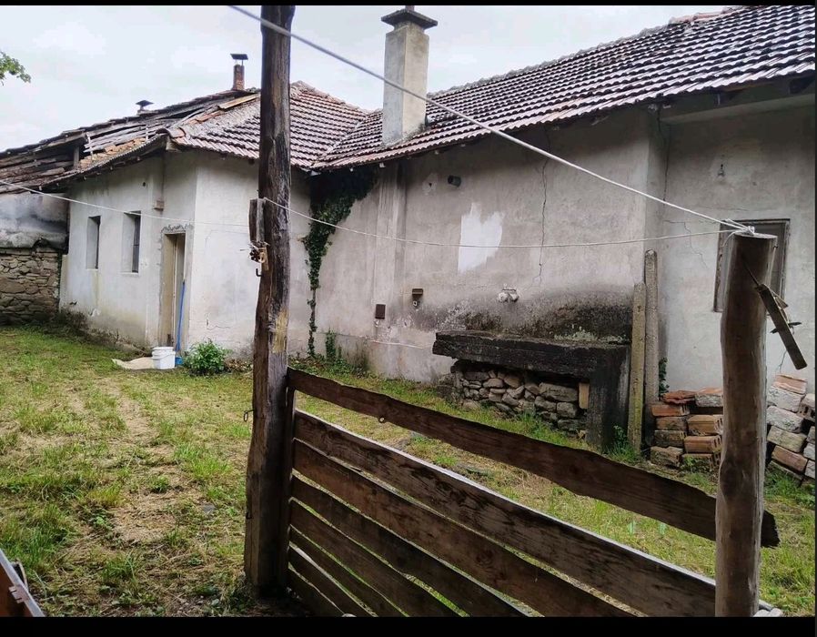 Продавам къща  с. Белица,общ.Трявня