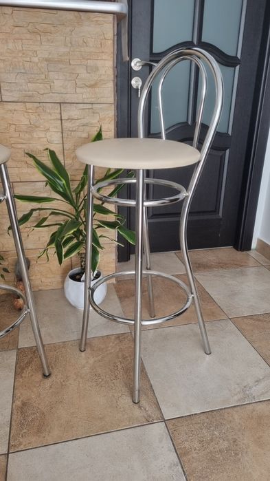 Vând scaune bar/bucătarie nefolosite