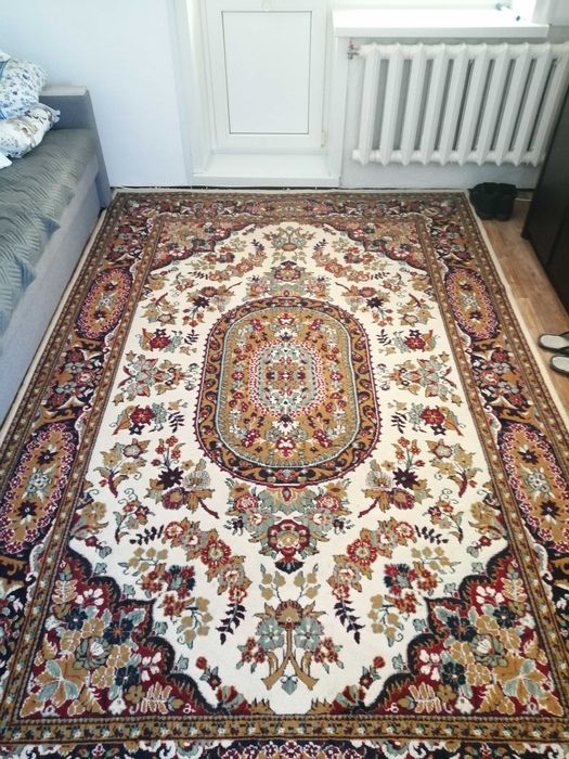 Ковры ворсовые. Есть натуральные.