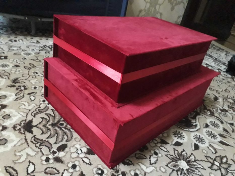 Подарочные коробки