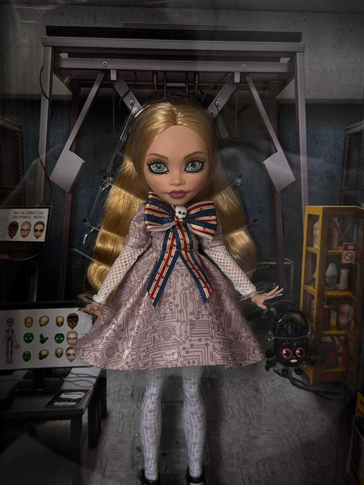 Monster High Skullector Doll M3GAN