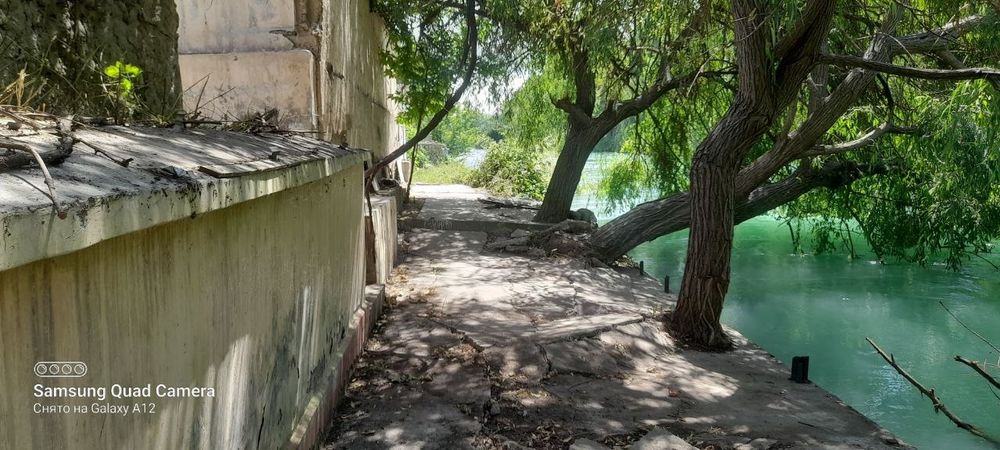 Кибрай тумани Кизил ку́прик махаллада 7сотик ер участкаси сотилади