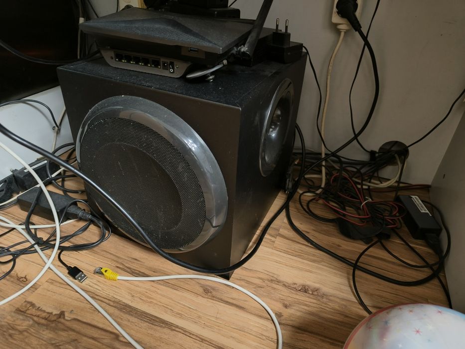 Sistem Logitech Z906