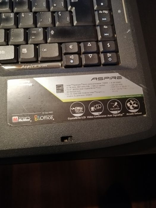 Laptopuri funcționale sau pentru piese