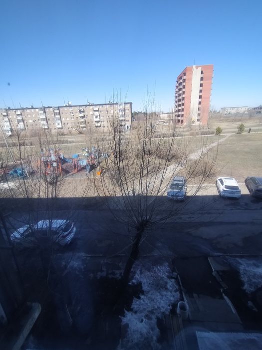 2ух.ком. 9-13 3 эт. Продам