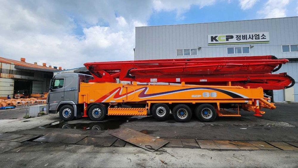 Автобетононасос KCP68ZX6170 (68) на HYUNDAI XCIENT (сборка в Корее)
