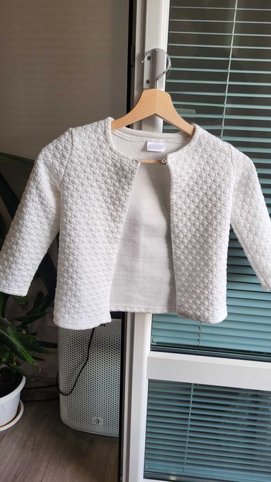 Продавам детски елеци и якета