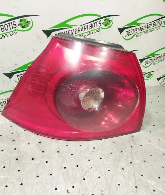 Lampa / Tripla stop stanga pe aripa Volkswagen VW Golf 2006