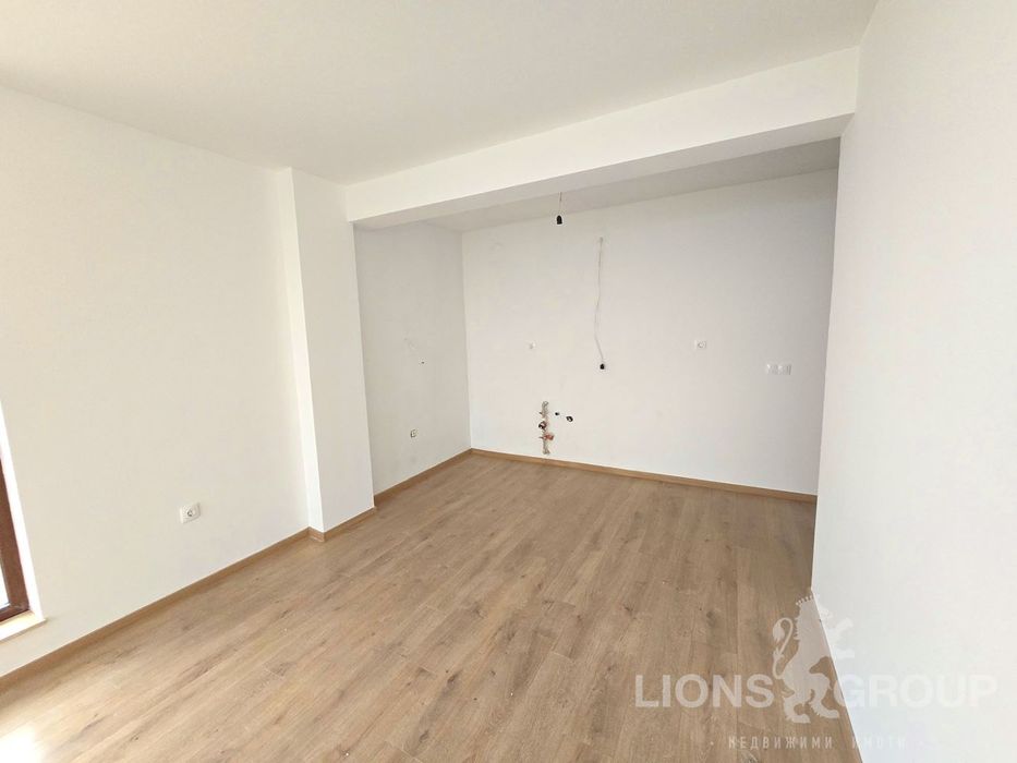 Продава се Тристаен апартамент в Варна, Бриз - 111 кв.м за 1379 €/кв.м - Снимка #1