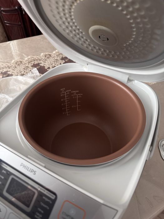 Продаю мультиварку Philips HD3136/03