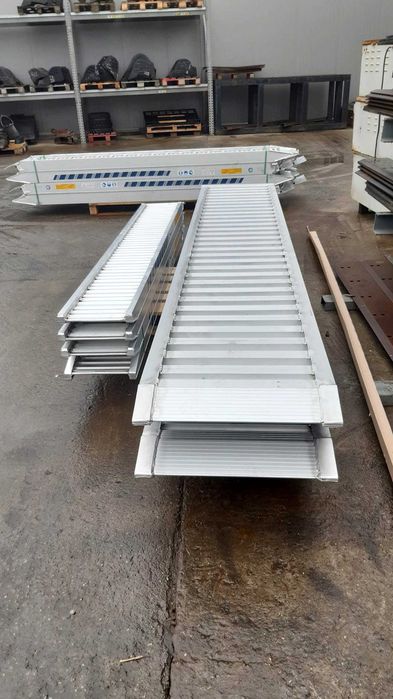 Rampe cu bordura din aluminiu 3,5 m capacitate 9.6 t - Stoc Brasov