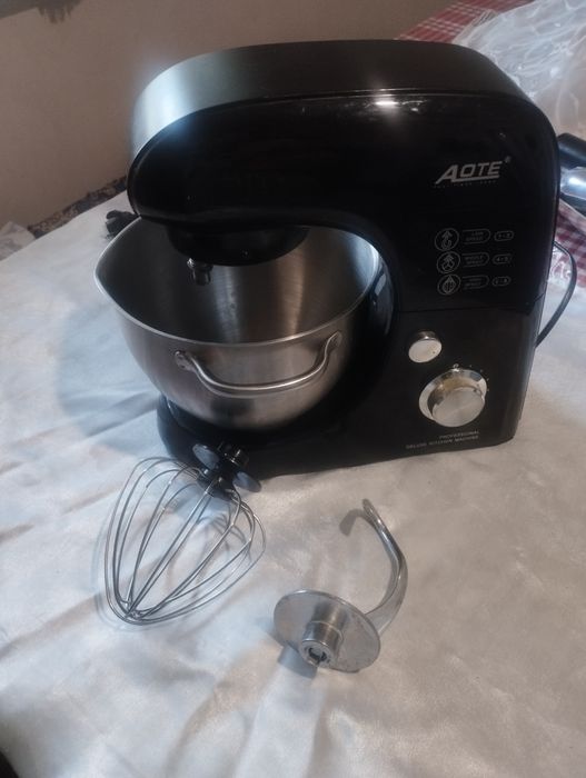 Продам кухонную машинку