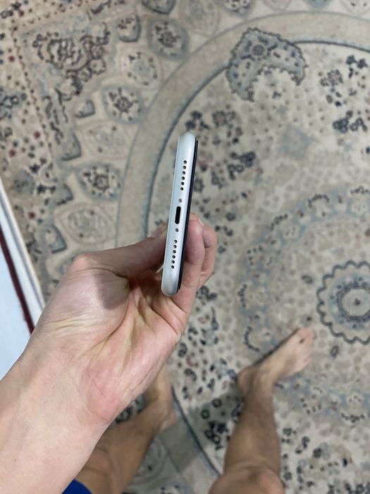 Айфон 11 всё в оригинале без ремонта