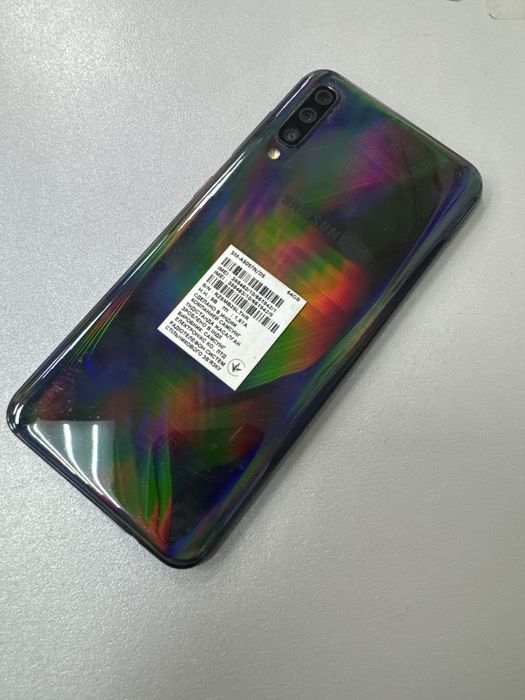 Продам телефон Samsung a50