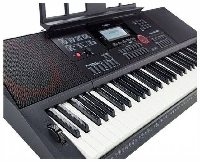 Синтезатор Касио сотилади