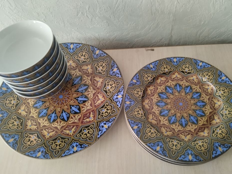 Продается комплект посуды