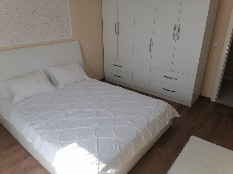 Дава се под наем Тристаен апартамент в Пловдив, Център - 100 кв.м за 1300 € - Снимка #4