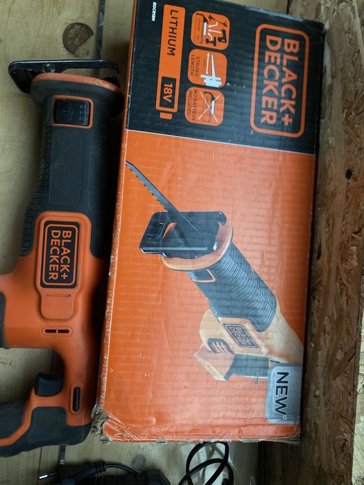 Fierastrau Sabie  Black and Decker Baterie Parkside
