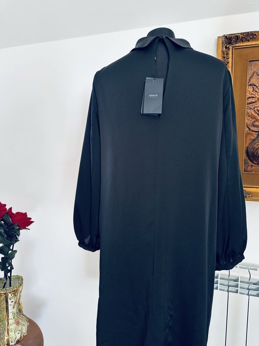 Rochita Armani noua cu etichetaa