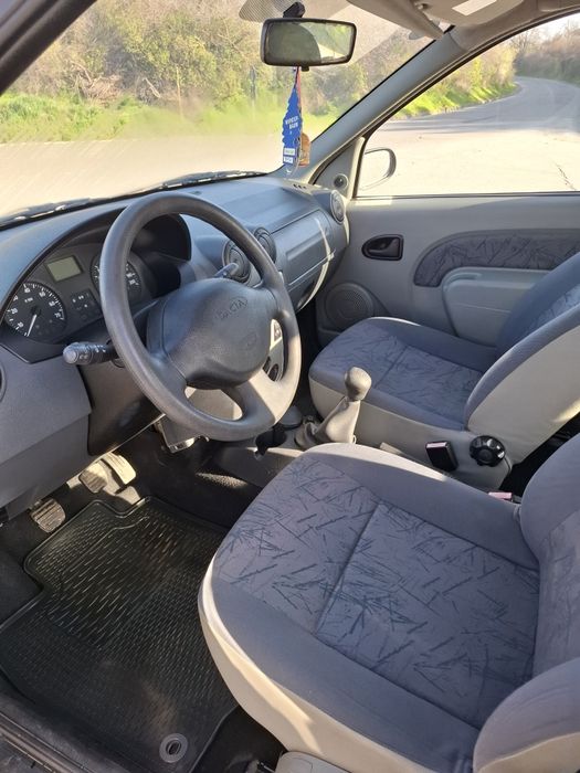Dacia logan 2006, 1,4L benzina, 70000km, servo total,geamuri electrice