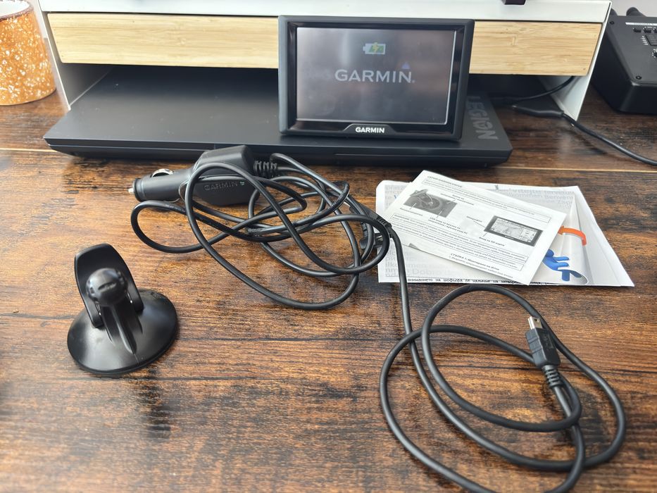 Навигация Garmin Drive 50