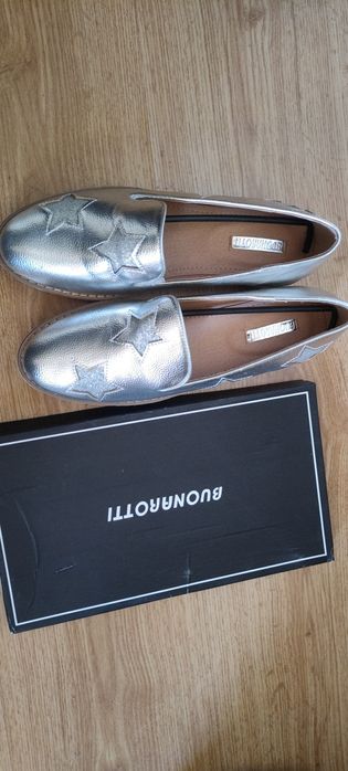 Дамски обувки и сандали, нови, номер 38 и 39