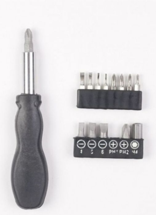 Набор отверток "Помощник" P014K с битодержателем.
Ком