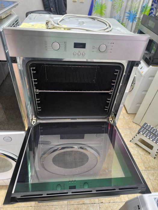 Фурна Miele H 2463 B - 76 литра.