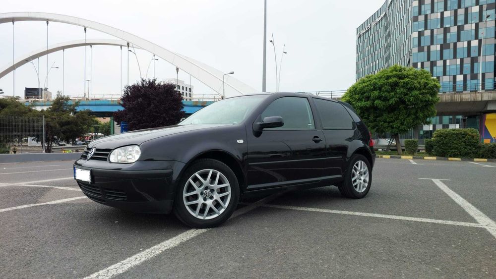 VW Golf 4 TDI (2002) • Unic prop RO • Inundat parcare Bucuresti • Vopsea originala, tinut in garaj • Piese de top incluse