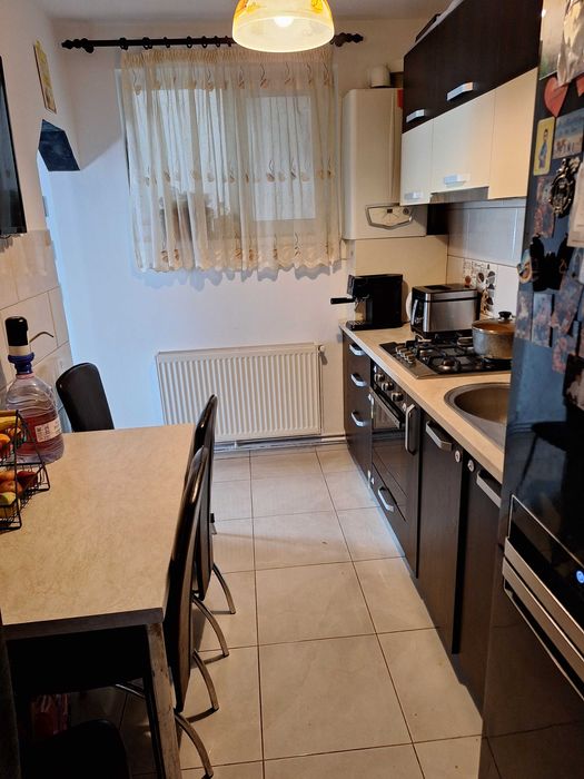 Vând apartament 2 camere Calea București