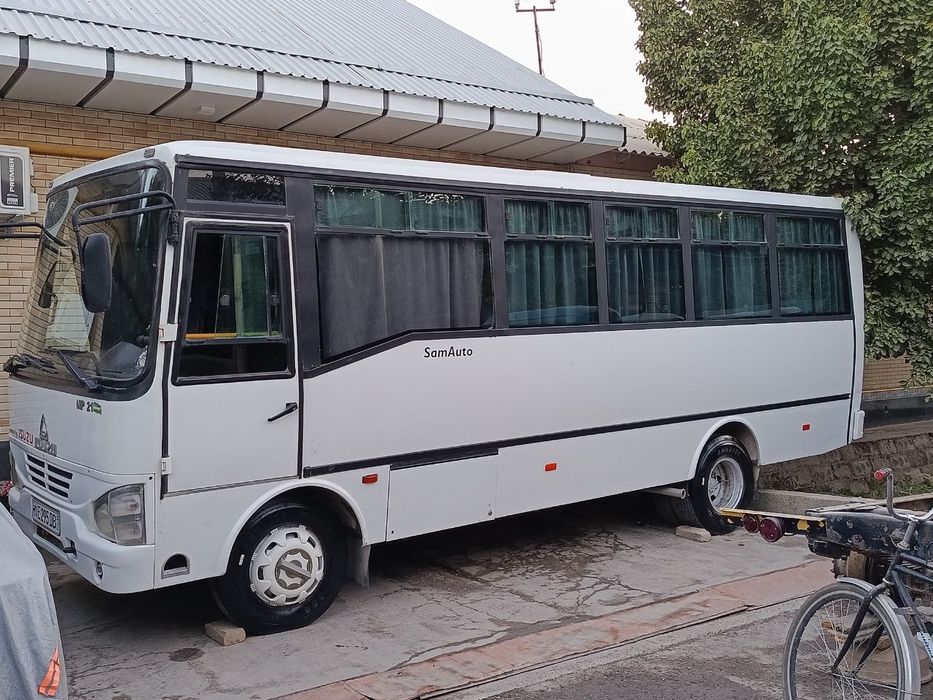 Isuzu avtobus sotiladi
