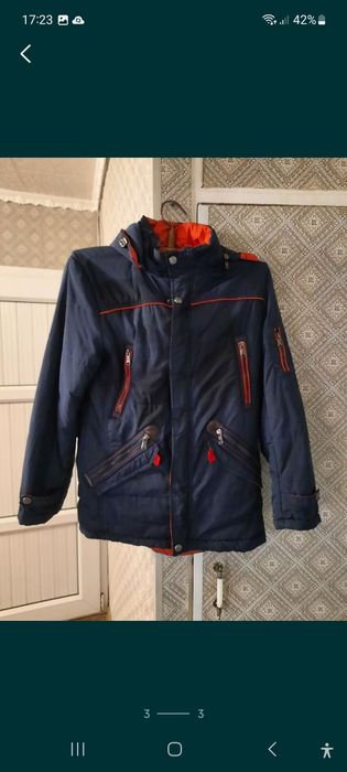 Продам куртку демисезонная.