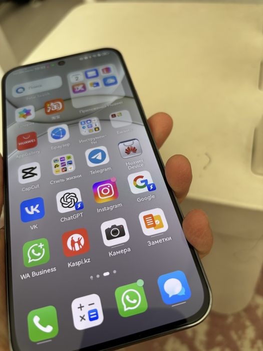 Телефон Huawei nova70